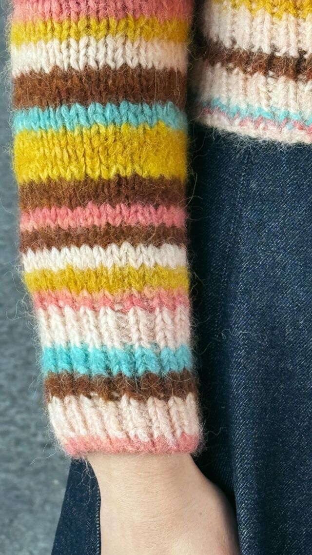 Get ready! 
🧶 Bright Here Bright Now Pullover 

#brightherebrightnowpullover #sweaterknitting